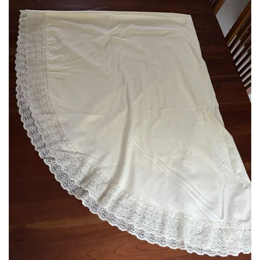 Tablecloth Ivory Lace Trim Poly Cotton Blend Oval 86x66 Vintage USA